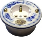 Розетка с заземлением малая, белый с узором под Гжель, 13280Р-80 ГусевЪ