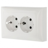 Дизайнерская розетка двойная линейная с заземлением и шторками, белый, 863704-1 LK Studio, серия LK60