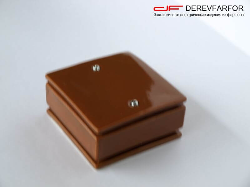 Крышка распределительной коробки коричневый, N011.04.02 DerevFarfor, серия Монолит