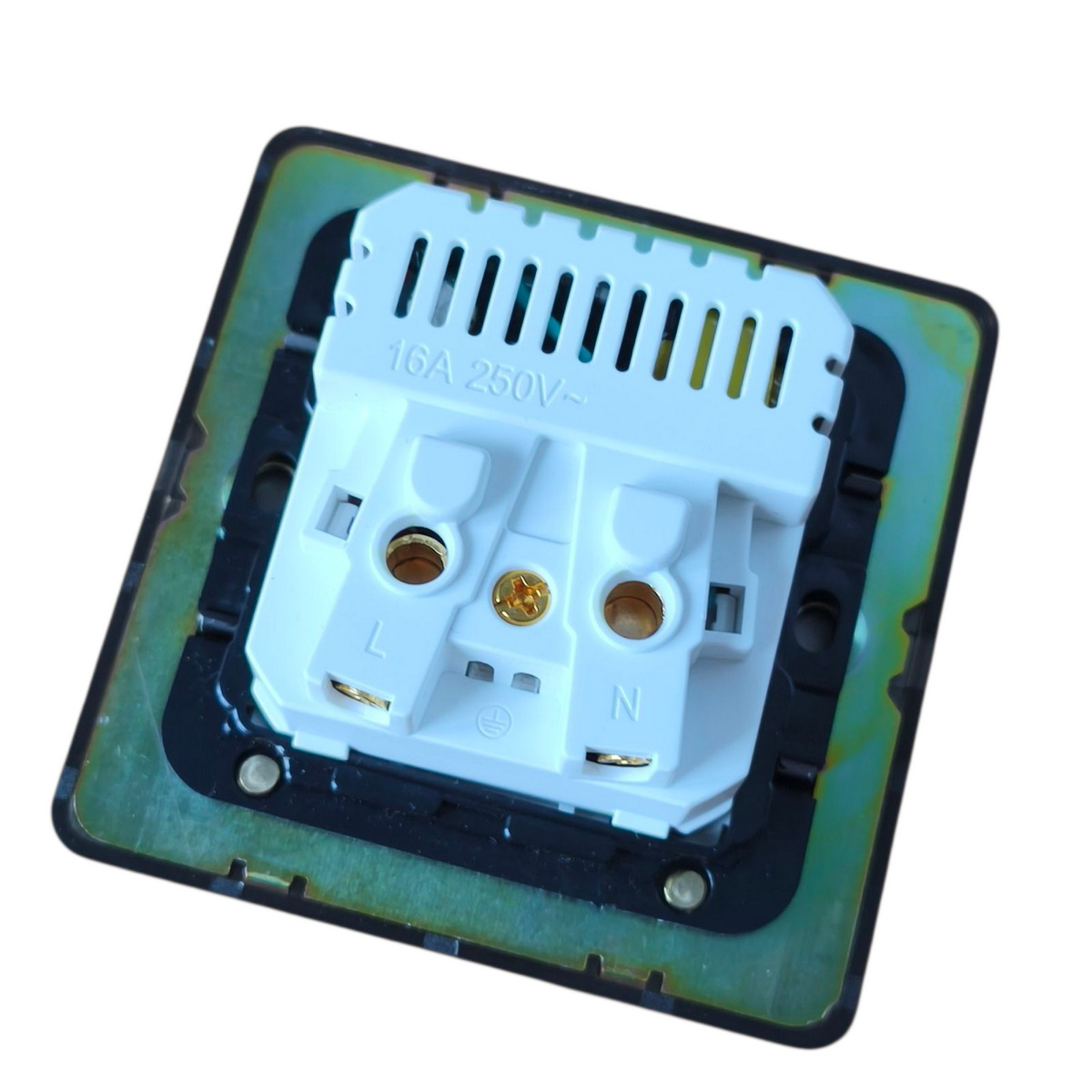 Дизайнерская розетка с/з и шторками электрическая с USB(A+C) Vega Бронза браш, BVBRSSUSBTC Bonze Дизайнерская розетка с/з и шторками электрическая с USB(A+C) Vega Бронза браш, BVBRSSUSBTC Bonze