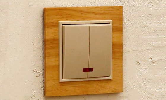 Рамки для дизайнерских розеток и выключателей Деревянные