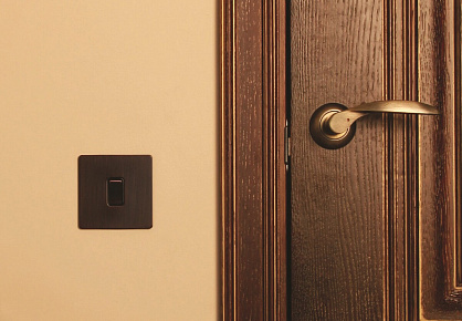 Стильный металлический выключатель, бренд T&J Electric