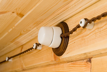 Фарфоровые изоляторы и распределительная коробка, торговая марка Salvador