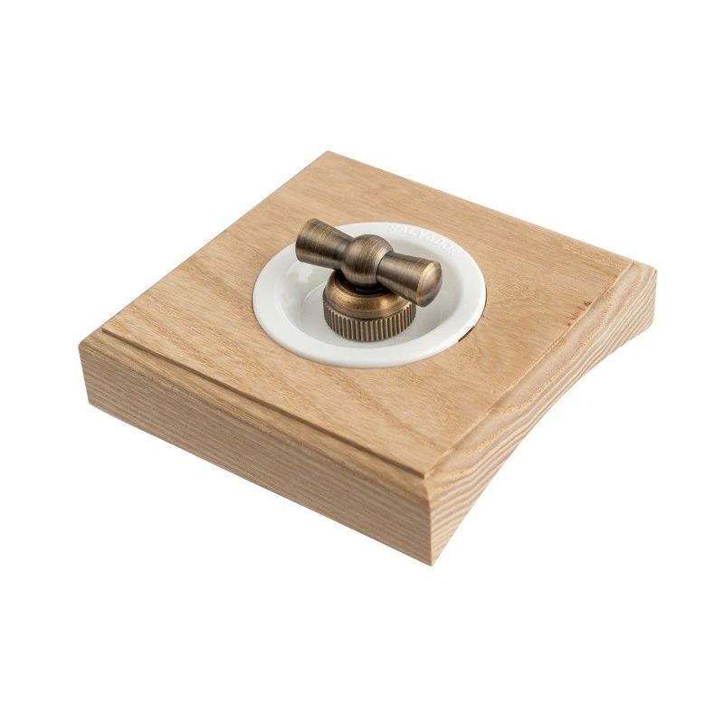 Накладка на бревно 240 мм. 1 местная, ясень натуральный, СМС1-240 DecoWood Накладка на бревно 240 мм. 1 местная, ясень натуральный, СМС1-240 DecoWood