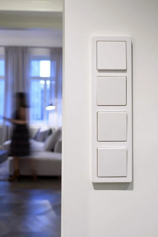 Центральная панель розетки TV, полярная белизна, с эффектом бархата, 12036089 Berker, серии Q.1/Q.3/Q.7 Центральная панель розетки TV, полярная белизна, с эффектом бархата, 12036089 Berker, серии Q.1/Q.3/Q.7