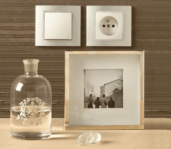 Дизайнерская розетка с заземлением и с крышкой, полярная белизна, матовый, 47441909 Berker, серии S.1/B.3/B.7 Дизайнерская розетка с заземлением и с крышкой, полярная белизна, матовый, 47441909 Berker, серии S.1/B.3/B.7