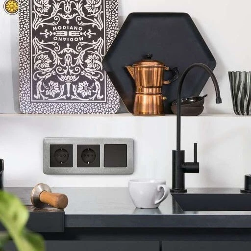 Центральная панель розетки TV, полярная белизна, с эффектом бархата, 12036089 Berker, серии Q.1/Q.3/Q.7 Центральная панель розетки TV, полярная белизна, с эффектом бархата, 12036089 Berker, серии Q.1/Q.3/Q.7