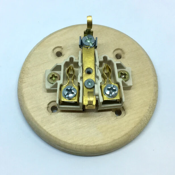 Ретро розетка электрическая с/з лазурный РПЕ1-ЛАЗ ЦИОН Ретро розетка электрическая с/з лазурный РПЕ1-ЛАЗ ЦИОН