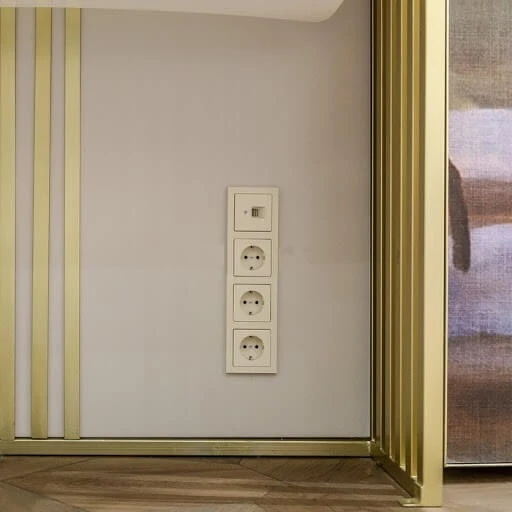 Центральная панель розетки TV, полярная белизна, с эффектом бархата, 12036089 Berker, серии Q.1/Q.3/Q.7 Центральная панель розетки TV, полярная белизна, с эффектом бархата, 12036089 Berker, серии Q.1/Q.3/Q.7