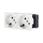 Дизайнерская розетка двойная с заземлением и шторками, под углом 45º, белый, 851704 LK Studio, серия LK45