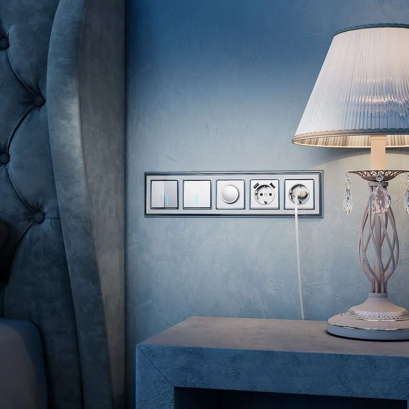 Дизайнерская рамка 5 местная, хром / белый, алюминий, акрил, W0051331 Werkel Дизайнерская рамка 5 местная, хром / белый, алюминий, акрил, W0051331 Werkel