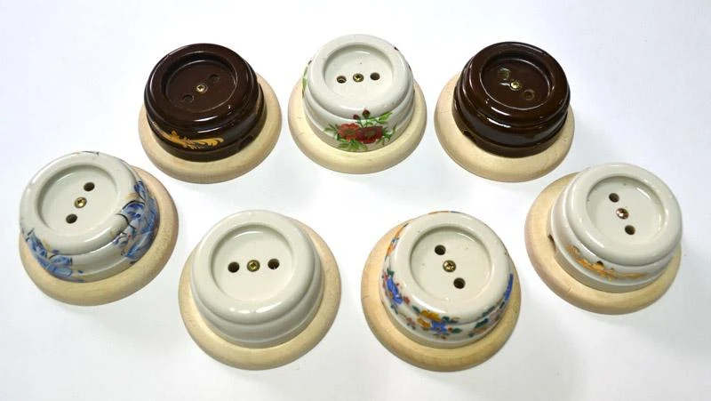 Ретро розетка электрическая с/з лазурный РПЕ1-ЛАЗ ЦИОН Ретро розетка электрическая с/з лазурный РПЕ1-ЛАЗ ЦИОН