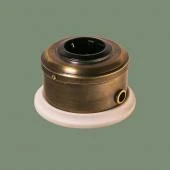 Ретро розетка с заземлением и шторками, серия ДИП-200 темная латунь, рамка: белая, механизм: черный D221-7 Romatti